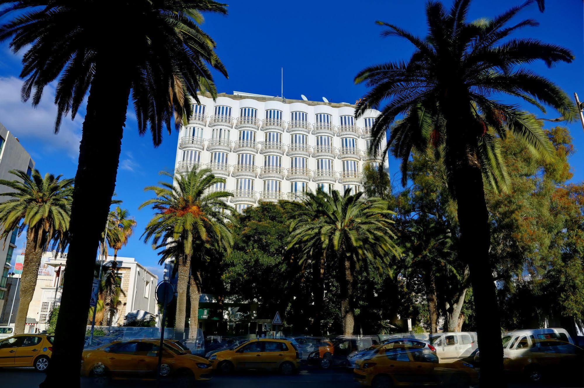 ホテル ラ メゾン ブランシェ チュニス エクステリア 写真 The headquarters of the Tunisian Ministry of Foreign Affairs in Tunis