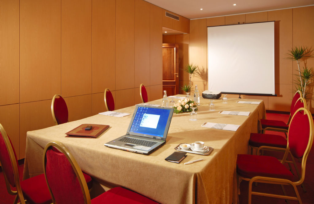 ホテル ラ メゾン ブランシェ チュニス エクステリア 写真 A meeting room