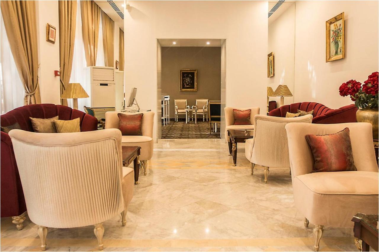 ホテル ラ メゾン ブランシェ チュニス エクステリア 写真 The lobby of the hotel