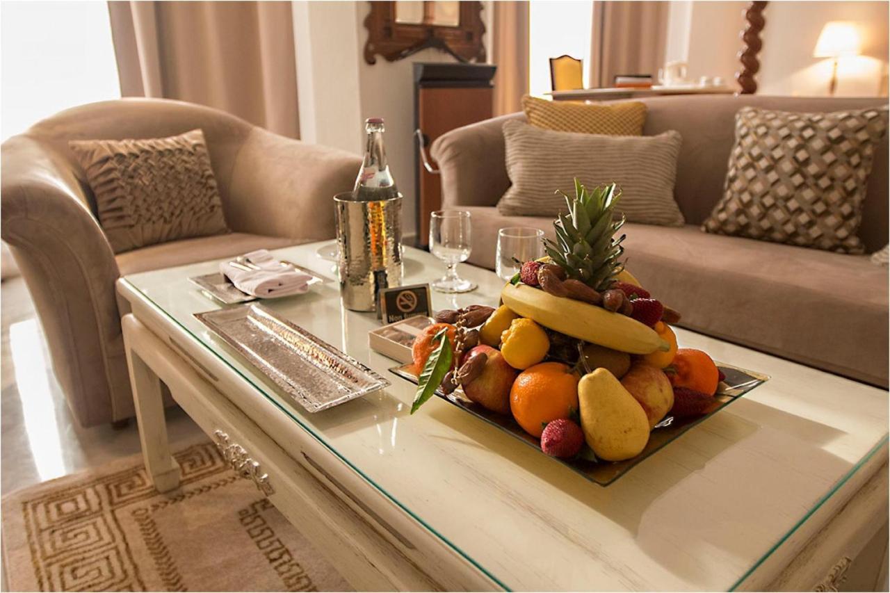 ホテル ラ メゾン ブランシェ チュニス エクステリア 写真 Fruit platter